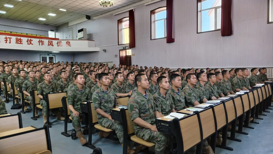 军魂铸学送教活动现场图片5